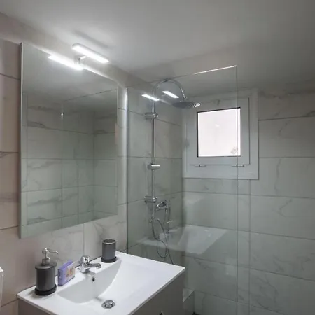 Stylish Koukaki Apartment Near Metro & Acropolis