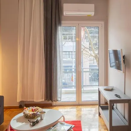 Cozy In Koukaki Athens